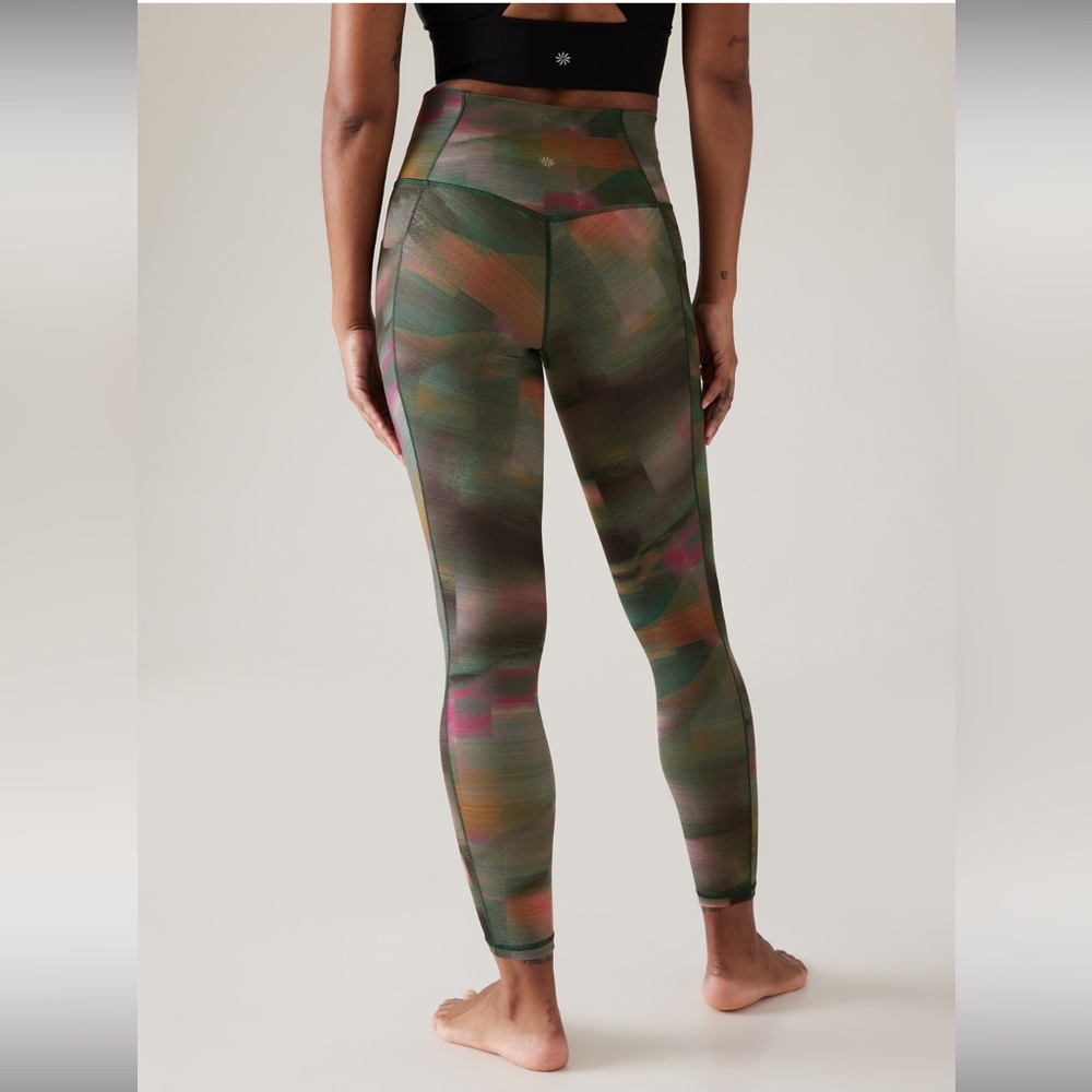 Athleta Salutation Stash Tight, Abstract, Size L